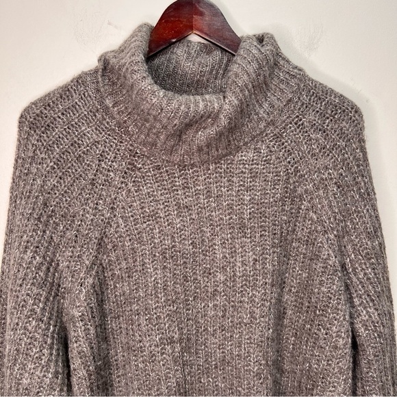 Old Navy Grey Knit Boxy Fit Turtleneck Sweater Size 2x - Picture 3 of 8